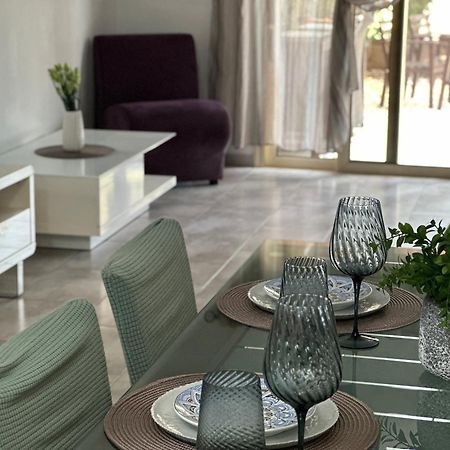 Beautiful Apartment Near The Sea And A Large Private Garden Paphos Exterior foto
