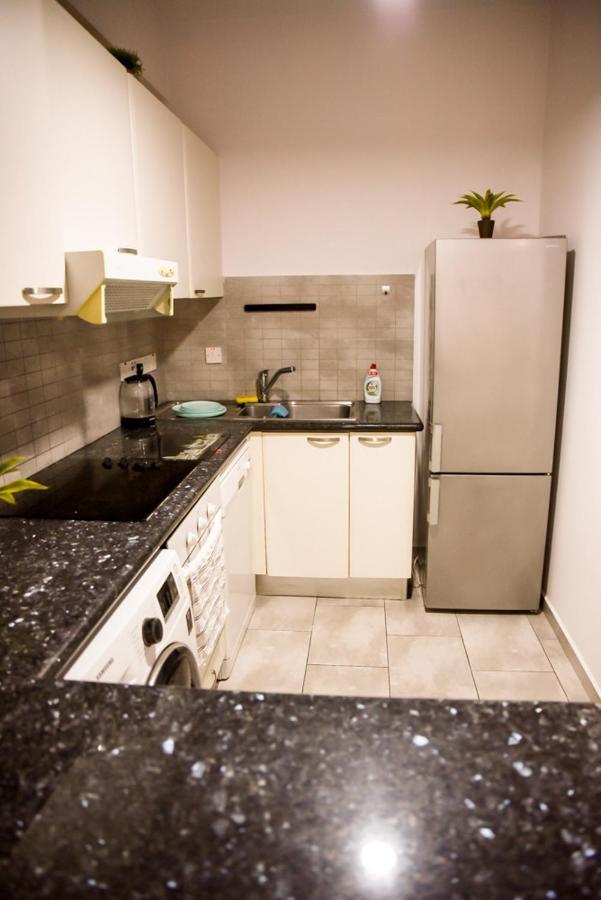 Beautiful Apartment Near The Sea And A Large Private Garden Paphos Exterior foto