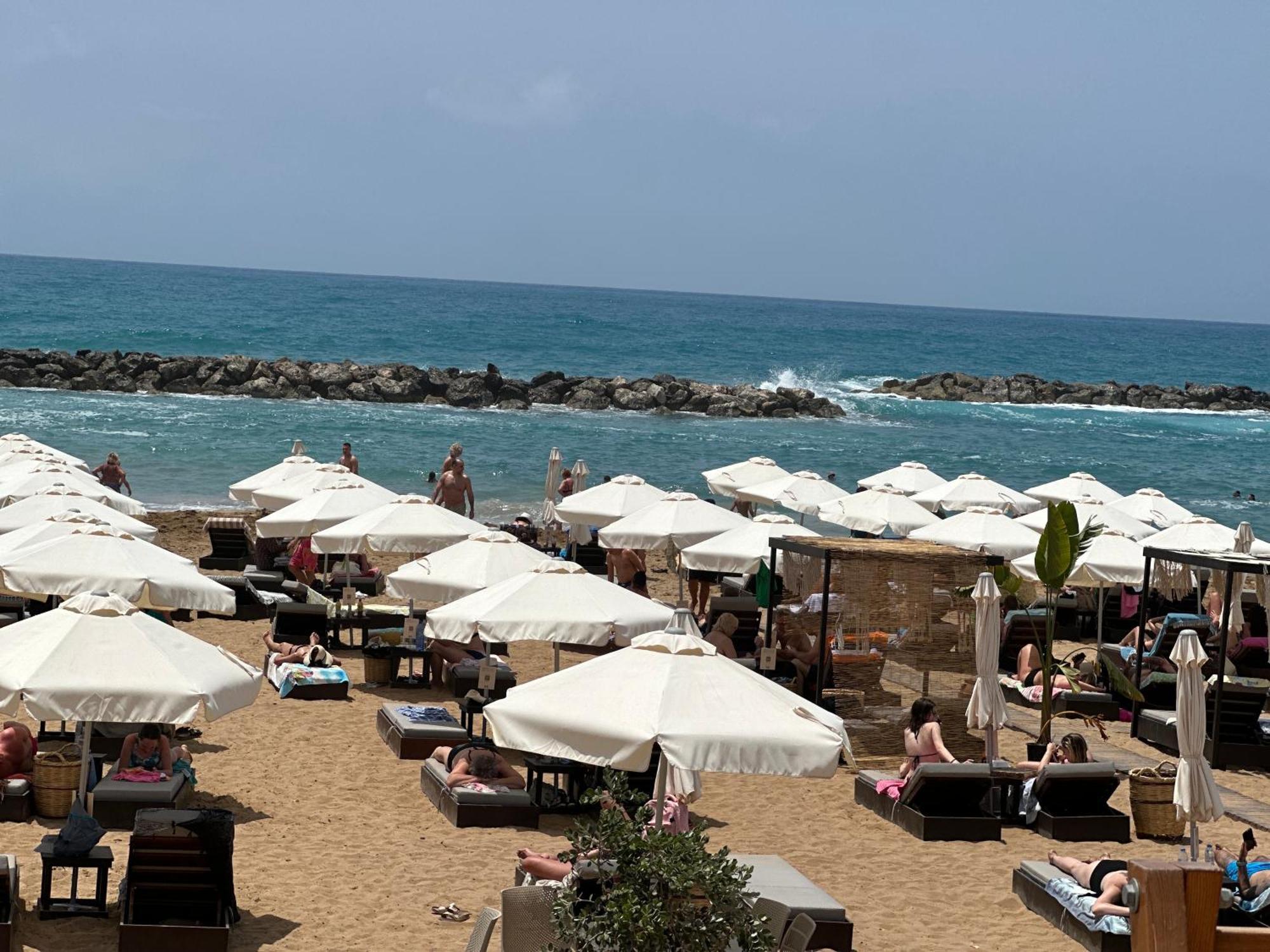 Beautiful Apartment Near The Sea And A Large Private Garden Paphos Exterior foto